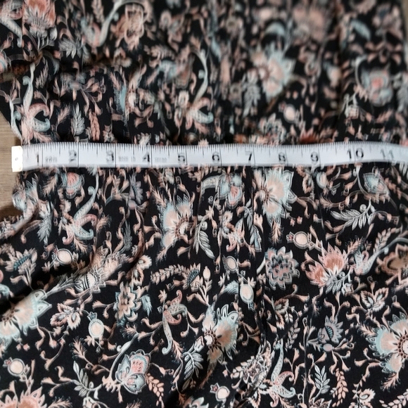 Mossimo Supply Co.Romper Black and Coral Floral Romper Size M - Picture 3 of 6
